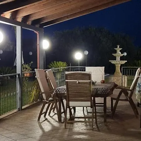 Kır Evi Sally *